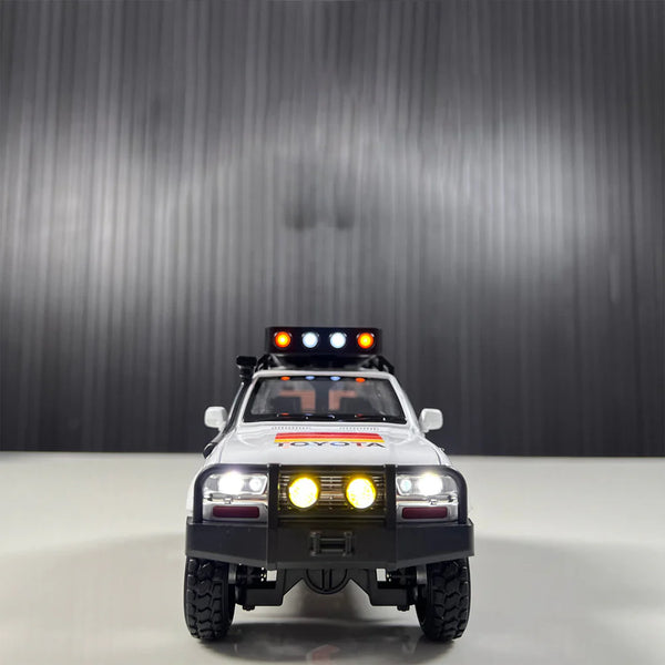 1:24 Scale Toyota Land Cruiser LC80 Diecast Model - Metal Car with Lights & Sound