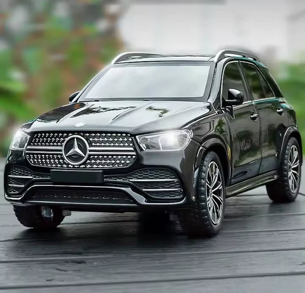 1:24 Scale Mercedes-Benz GLE 350 Die-Cast Model - SUV with Acrylic Display Box