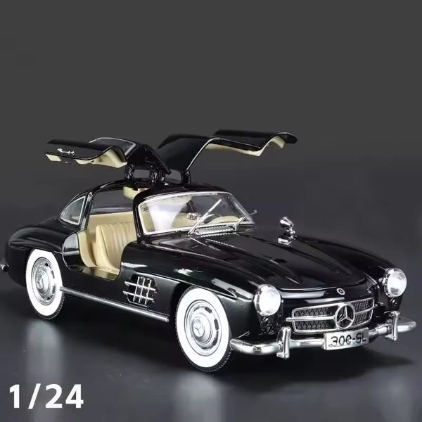 1:24 Scale Mercedes-Benz 300SL Die-Cast Model - Classic Car with Acrylic Display Box