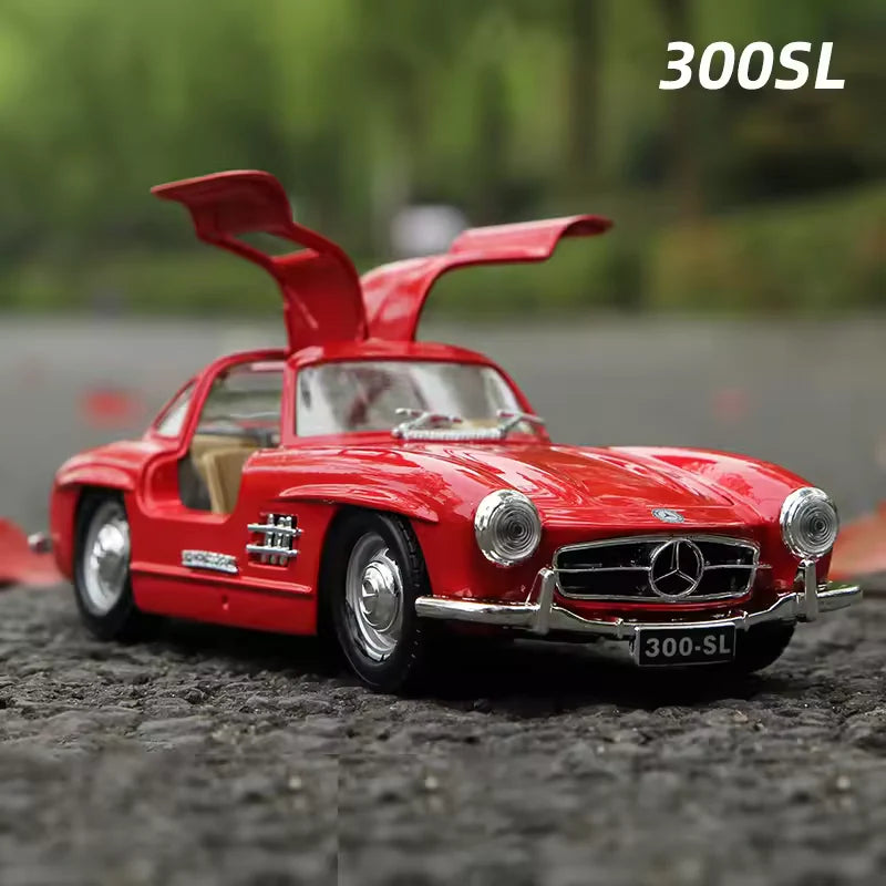 1:24 Scale Mercedes-Benz 300SL Die-Cast Model - Classic Car with Acrylic Display Box Main image