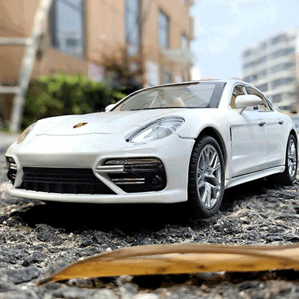1:24 Scale Porsche Panamera Die-Cast Model - Luxury Sedan Alloy Collectible Main Image