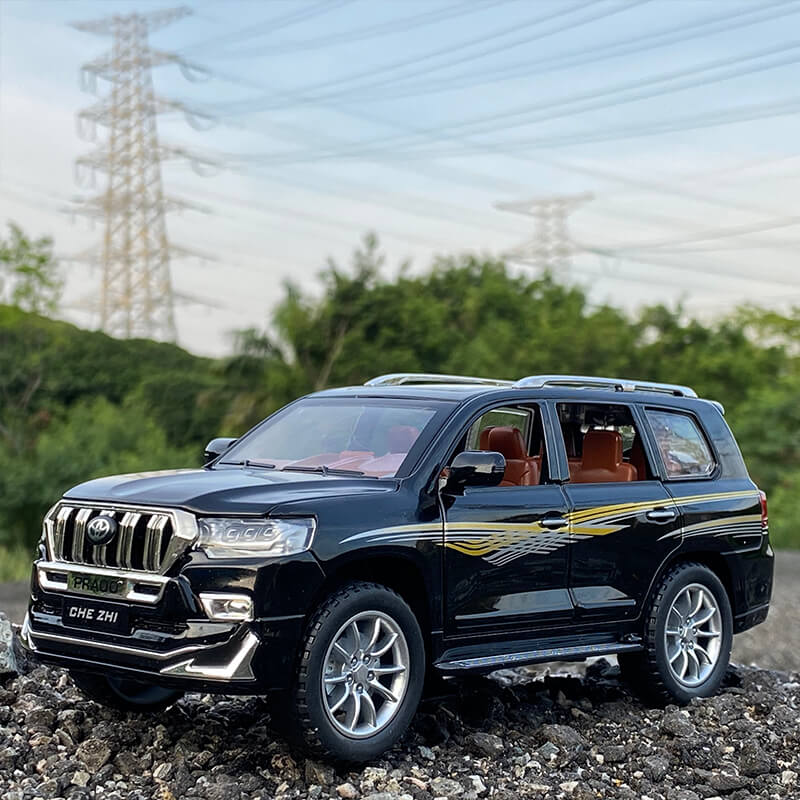 1:24 Scale Toyota Land Cruiser Prado Die-Cast Model - Alloy Off-Road SUV