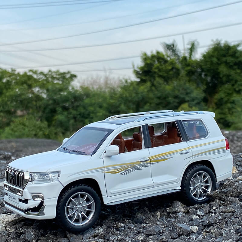 1:24 Scale Toyota Land Cruiser Prado Die-Cast Model - Alloy Off-Road SUV