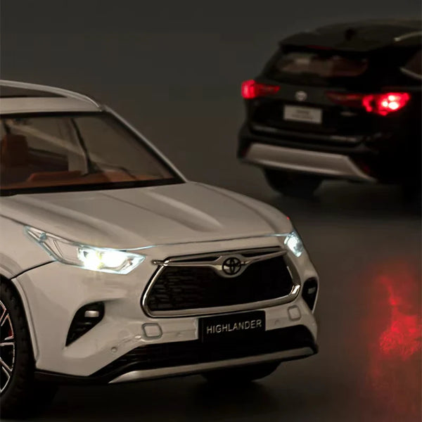 1:24 Scale Toyota Highlander Die-Cast Model - SUV Alloy with Light & Sound