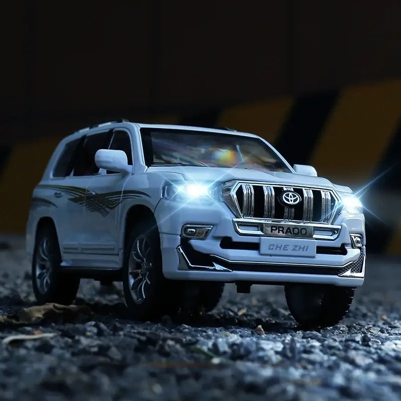 1:24 Scale Toyota Land Cruiser Prado Die-Cast Model - Alloy Off-Road SUV