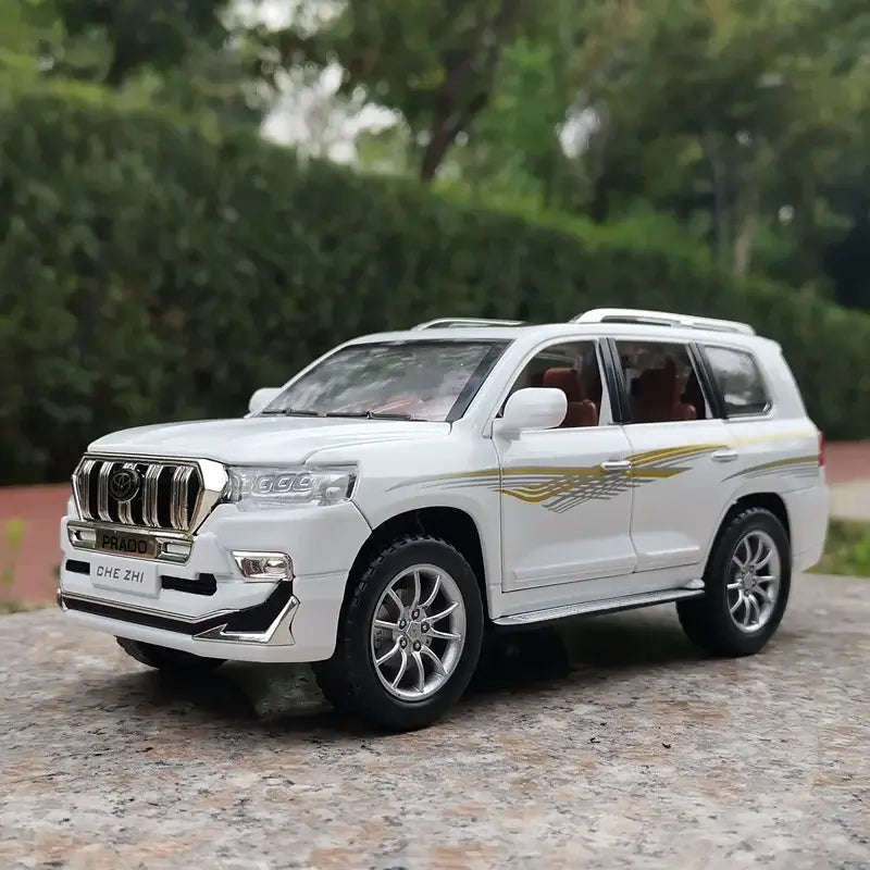1:24 Scale Toyota Land Cruiser Prado Die-Cast Model - Alloy Off-Road SUV Main image