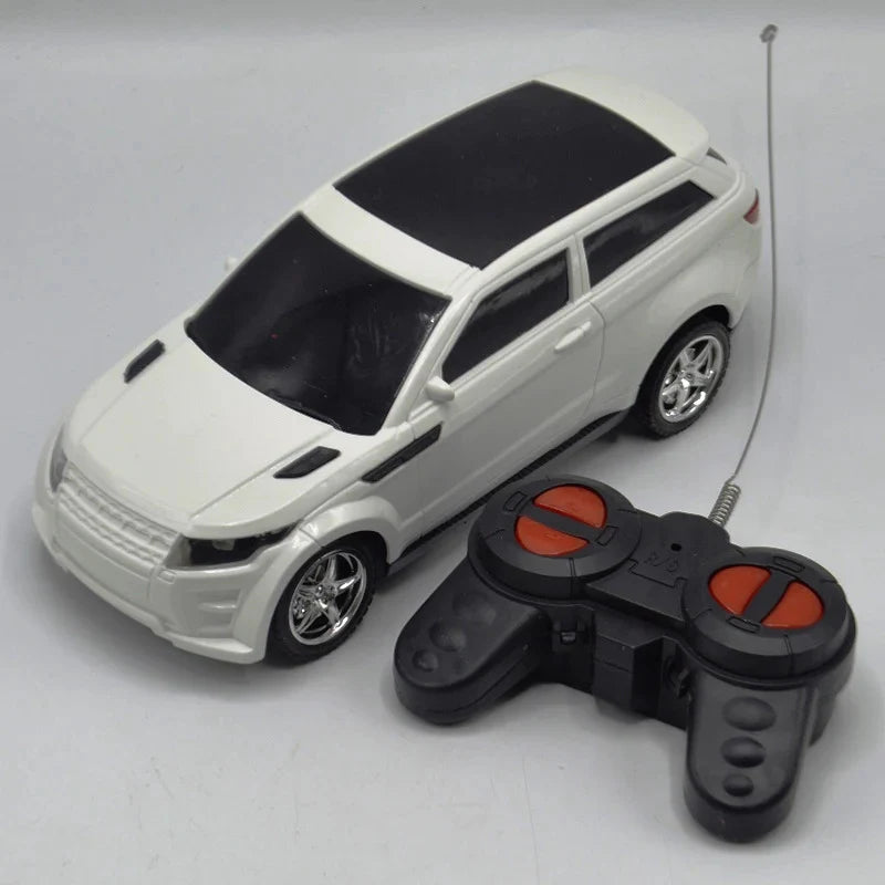 1:18 Scale Range Rover RC Car - Remote Control Luxury SUV with Music & Lights