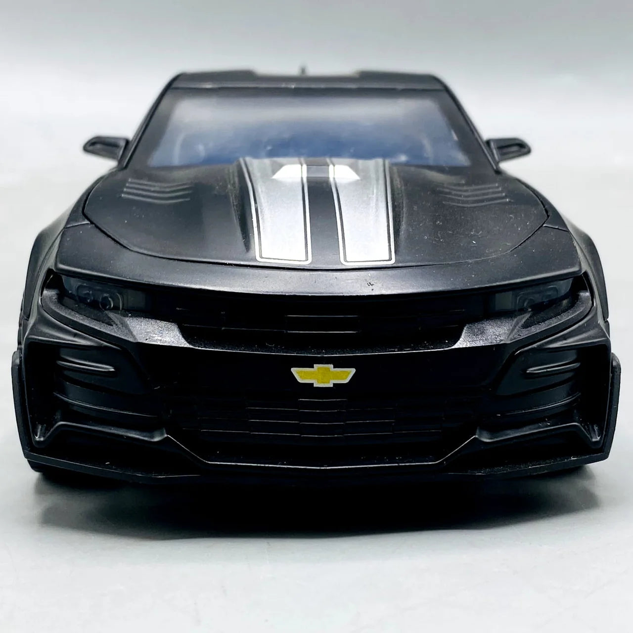1:24 Scale Chevrolet Camaro Die-Cast Model - With Light, Sound & Smoke Effects