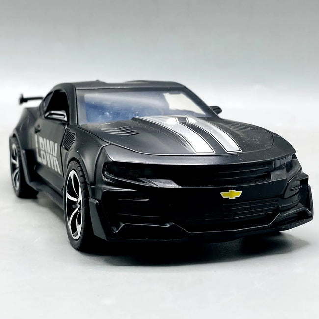 1:24 Scale Chevrolet Camaro Die-Cast Model - With Light, Sound & Smoke Effects Hover Image