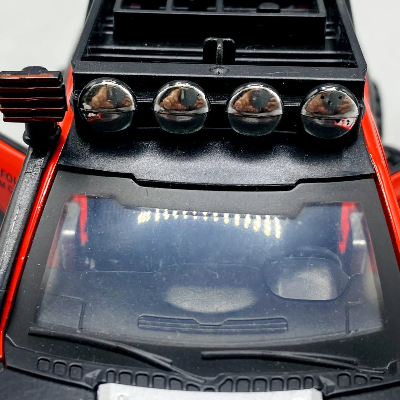 1:24 Scale Ford Raptor Die-Cast Model - With Light, Sound & Smoke Effects