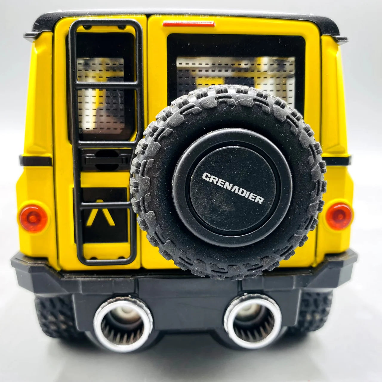 1:24 Scale Grenadier Jeep Die-Cast Model - With Light, Sound & Smoke Effects