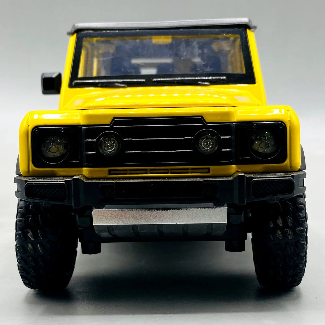 1:24 Scale Grenadier Jeep Die-Cast Model - With Light, Sound & Smoke Effects