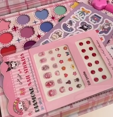 Kuromi Cosmetic Set - 25-Piece Pretend Play Makeup Kit for Kids