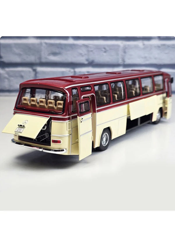 1:43 Scale Mercedes Benz O302 Bus