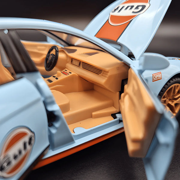 1:24 Scale Porsche Panamera S Die-Cast Model - Gulf Blue Alloy Collectible