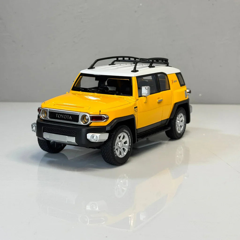 1:24 Scale Toyota FJ Cruiser Diecast Model - Metal Car with Lights & Pull-Back Action