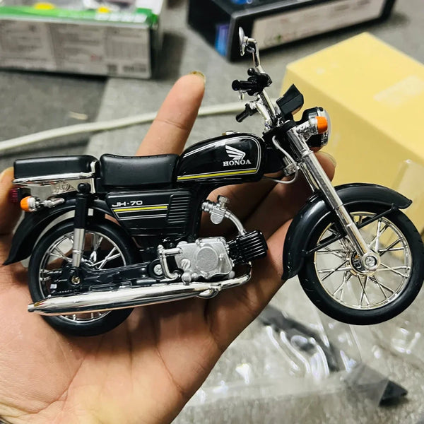 1:12 Scale Honda JH70 Die-Cast Motorcycle Model - Alloy Collectible with Rubber Tires