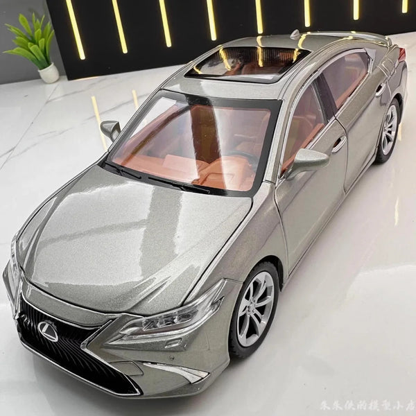 1:24 Scale Lexus ES300 Die-Cast Model - Luxury Sedan Alloy Collectible