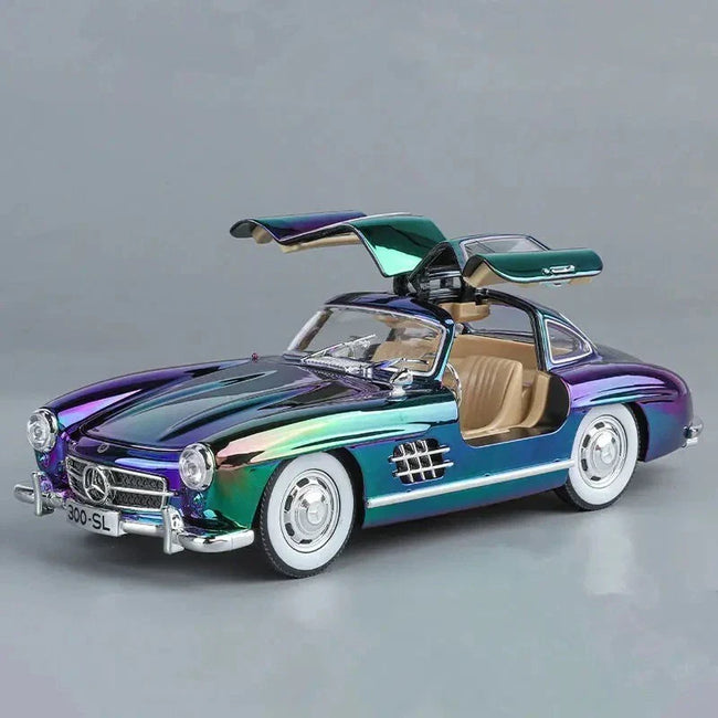 1:24 Scale Electroplated Mercedes-Benz Die-Cast Model - Chrome Finish Alloy Collectible Main Image